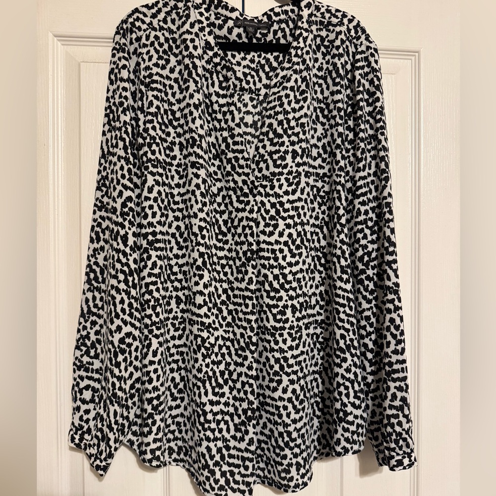Adrianna Papell XL Black and White Animal Print Blouse